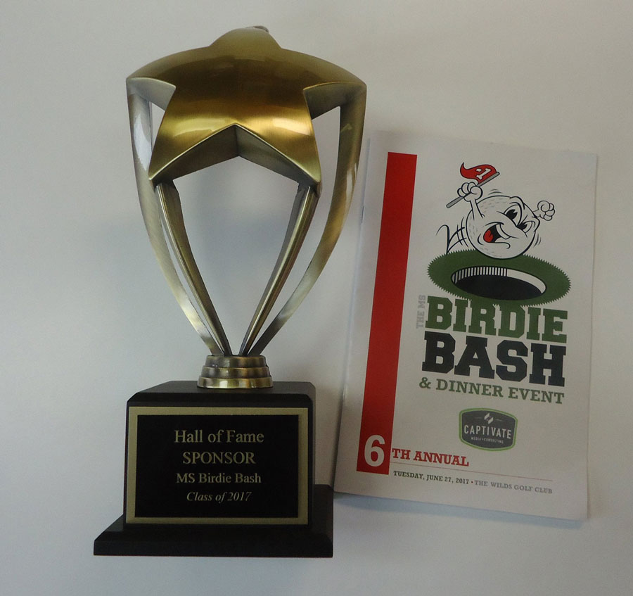 Birdie Bash award given to Dahlen Sign Company